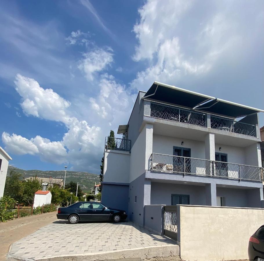 Apartments Ena Kastela Exterior photo