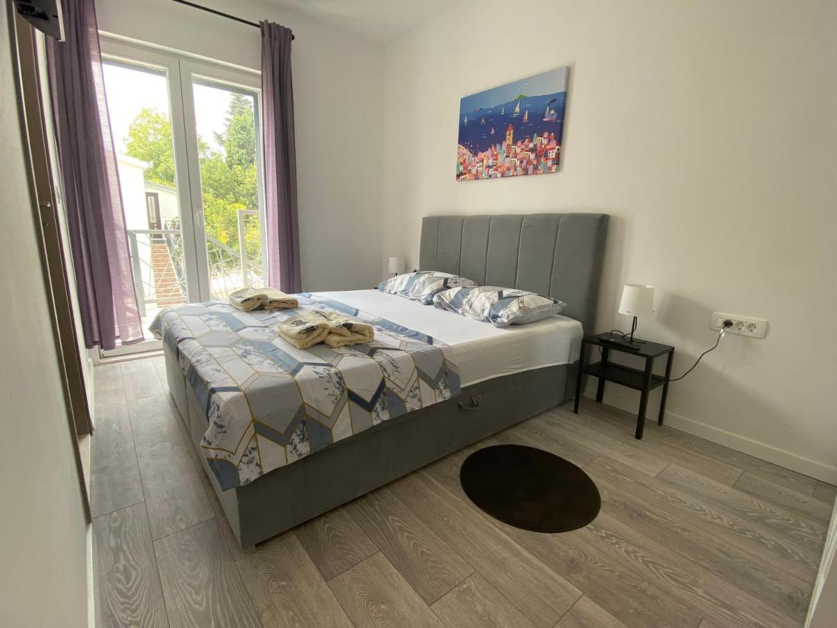 Apartments Ena Kastela Exterior photo