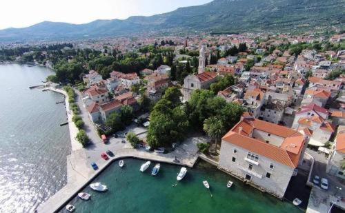 Apartments Ena Kastela Exterior photo